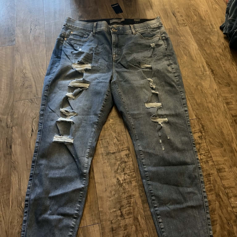 Torrid Women's Distressed Blue Jeans - Picture 3 of 6
